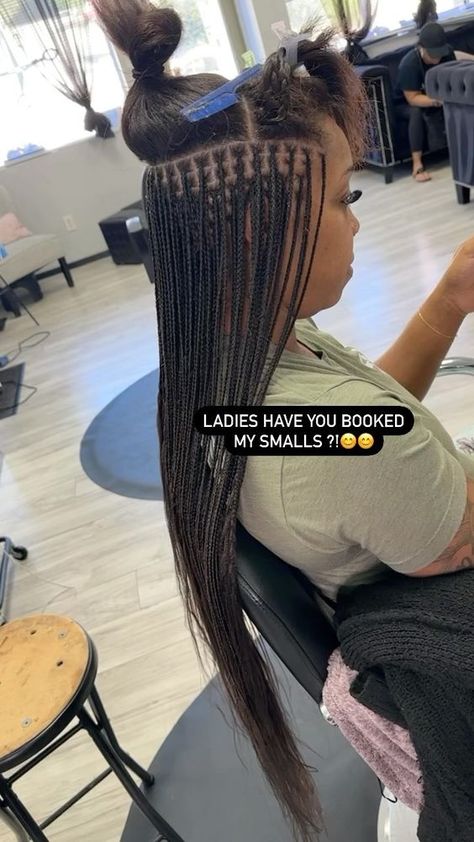 Would you sit for Theese ?🌚😻 I will be in LA & MIAMI Soon✈️🗓️ DATES ( LA 03/-20 - 03/- 27th ) MIAMI - (04-17 04/21)… | Instagram Small Knotless, Cornrows Braids For Black Women, Short Box Braids Hairstyles, Texas Houston, Big Box Braids Hairstyles, Goddess Braids Hairstyles, African Hair Braiding Styles, Box Braids Hairstyles For Black Women, Braids Hairstyles Pictures