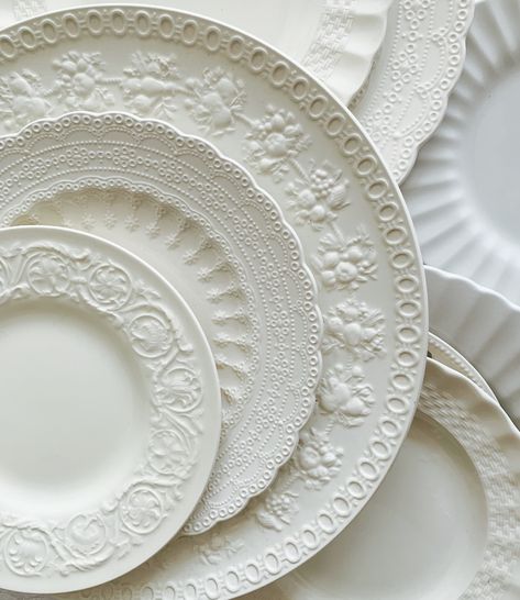 Curated sets of Vintage plates available at standennyc.com #wedgwood #spode #ironstone #meakin #staffordshire #vintageplates #thanksgivingdecor #tablescapes Tafel Decor, Keramik Design, White Plates, China Patterns, Dream House Decor, Dream Home Design, House Inspiration, My Dream Home, Home Inspo