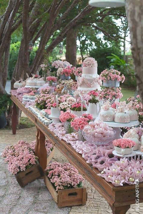 Stand Feria, Bridal Ideas, Wedding Dessert Table, Dessert Buffet, Dessert Bar, Candy Table, Garden Parties, Sweet Table, Cake Table