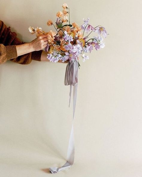 Dusty Purple Bouquet, Dusty Purple Color Palette, Purple Floral Aesthetic, Modern Purple Wedding, Blue Brown Wedding, Dusty Purple Wedding, Studio Bridals, Bold Wedding Colors, Wedding Color Schemes Summer