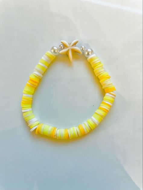 Clay Bead Jewelry Ideas Summer, Clay Bead Bracelet Ideas Summer Beach, Spring Clay Bead Bracelets, Summer Jewelry Aesthetic, Bracelet Preppy, Make Clay Beads, Bracelet Stuff, Colorful Bead Bracelets, All Apple Products