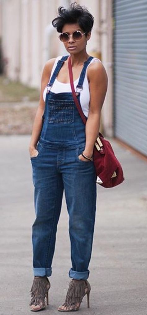 Overall & Heels Overalls Outfit Summer Black Women, Striped Overalls Outfits, Overalls Outfit Summer, Fire Clothing, Denim Overalls Outfit, Jumpsuit Ideas, Fire Clothes, Overalls Outfit, Girls Overalls