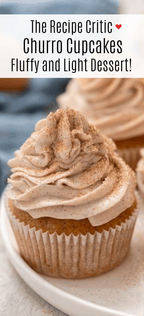 Churro Cupcakes Recipe, Mexican Deserts Easy, Churros Cupcakes, Desert Easy, Cinnabon Cinnamon Roll Cake, Cinnamon Sugar Desserts, Churro Cupcakes, Fall Deserts, Cinnamon Roll Cookies