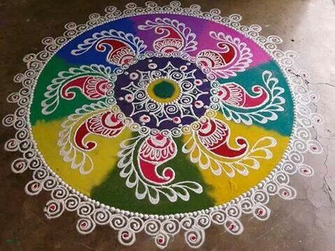 Rangoli Rangoli Circle, Attractive Rangoli Designs, Rangoli Photos, Sanskar Bharti Rangoli, Simple Art Designs, New Year Rangoli, Easy Rangoli Designs Videos, Rangoli Designs Photos, Latest Rangoli