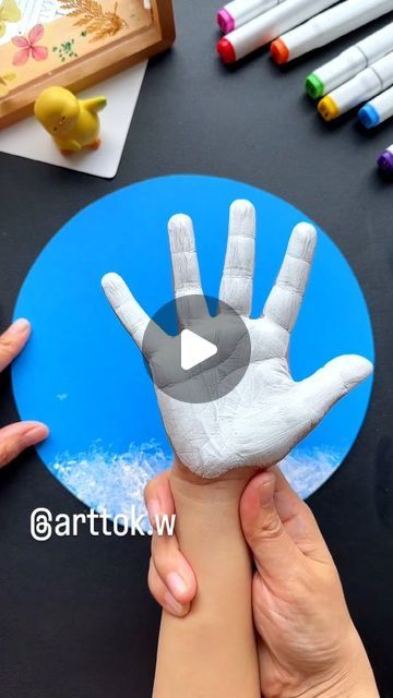 Preschool Crafts December, Snow Arts And Crafts For Kids, Christmas Kid Painting, Christmas Art Ideas For Toddlers, Snow Craft Preschool, Artwork For Preschoolers, Children In Need Crafts, Painting Ideas Preschool Art Activities, Eyfs Christmas Crafts