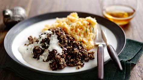 Haggis, clapshot and whisky sauce recipe - BBC Food Neeps Tatties, Burns Night Menu, Burns Night Recipes, Haggis Recipe, Whisky Sauce, Whiskey Sauce, Burns Supper, Scottish Recipes, Burns Night