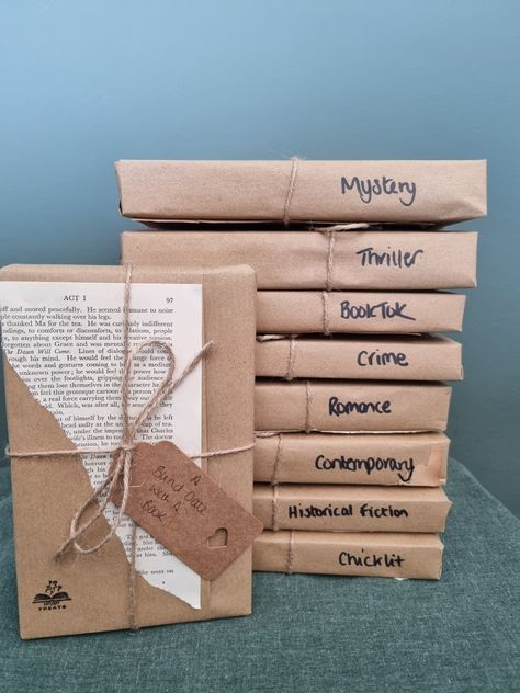 Book Packaging Ideas, Book Wrapping Ideas, Book Exchange Party, Book Themed Birthday Party, Book Gift Ideas, Book Club Parties, Book Packaging, Homemade Gift Baskets, Blind Date With A Book