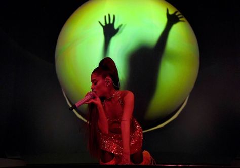 Ariana Grande World Tour, Sweetener World Tour, Fashion Advisor, Hard Working Women, Ariana Grande Sweetener, Hd Wallpaper 4k, New York Tours, Cute Games, Dangerous Woman