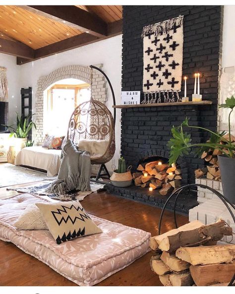 dark fireplace Eclectic Fireplace, Design Camino, Bohemian Interior Design, Hippie Home Decor, Air Bnb, Bohemian Interior, Lounge Design, Fireplace Ideas, Online Furniture Shopping