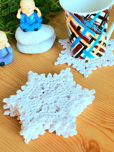 Crochet Coasters Pattern, Crochet Coaster Patterns, Rose Granny Square, Granny Square Pillow, Crochet Christmas Snowflakes, Snowflake Crochet, Coasters Pattern, Coaster Patterns, Holiday Coasters