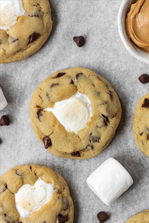 Flutternutter Cookies, Cookies Marshmallow, Cookie With Marshmallow, Marshmallow Chocolate Chip Cookies, Cookies With Marshmallows, Marshmellow Cookie, Stuffed Chocolate Chip Cookies, Chocolate Chip Cookies With Marshmallows, Chocolate Chip With Marshmallow Cookies