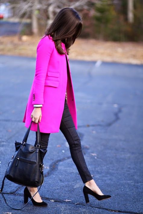 The Closet Confessional: Outfit Post: Hot Pink #jcrew Coat Outfit, Elegante Casual, Pink Coat, Pink Style, Looks Chic, Bb Dakota, The Closet, Work Attire, Mode Inspiration