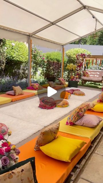 @nkdecor_official on Instagram: "𝕬𝖓𝖚𝖒𝖘’𝖘 𝕯𝖍𝖔𝖑𝖐𝖎  Outdoor setups will always be a favourite 💛  #mehndi #mehndidecor #dholki #dholkinight" Mehndi Setup Decor At Home, Mehndi Setup Decor, Dholki Decor Home, Mehndi Decor At Home, Mehndi Decoration Ideas At Home, Dholki Ideas, Mehndi Decoration Ideas, Mehndi Decor, April 21