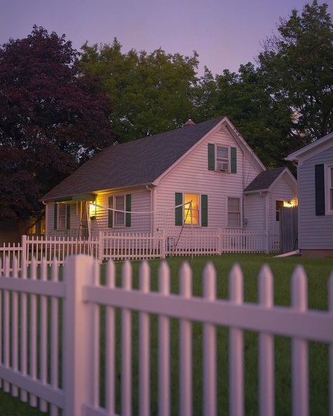 American Houses, American House, Spring Sign, Picket Fence, Night Aesthetic, City Aesthetic, American Dream, Pretty Places, Future House