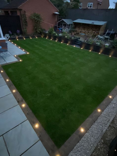 Patio Grass Border, Hedge Border Ideas, Railway Sleepers Garden, Sleepers In Garden, Grass Edging, Lawn Borders, Patio Seating Area, Railway Sleepers, Chimney Sweep