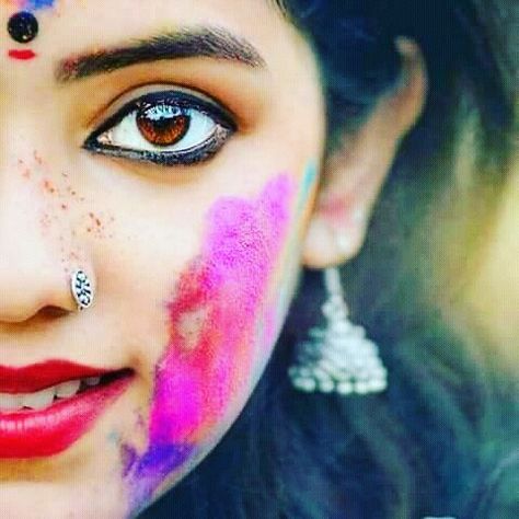 #lintagirlyabey Bengali Beauty, Holi Girls, Holi Pictures, Holi Photo, Holi Colors, Eye Natural, Web Novel, Glitter Images, Natural Photography