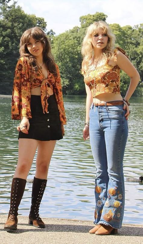 70s Country Aesthetic Outfits, 70s Band Outfits, 80s Spring Fashion, Mid Size 70s Fashion, 70s Outfits Ideas For Women, 70s Clothes Women, Women’s 70s Fashion, 1970 Outfits Women, 60s Outfits Women