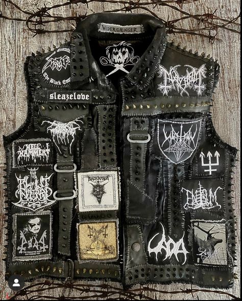 Black Battle Vest, Black Metal Battle Vest, Battle Vest Punk, 80s Rock Outfit, Crust Pants, Vest Ideas, Battle Jackets, Battle Vest, Punk Diy