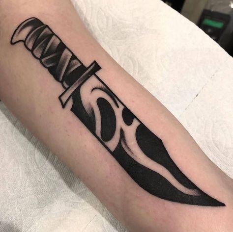 Ghostface Knife, Horror Movie Tattoos, La Tattoo, Movie Tattoos, Wicked Tattoos, Tattoo Zeichnungen, Scary Tattoos, Theme Tattoo, Creepy Tattoos