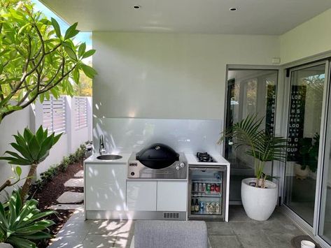 Outdoor Kitchenette, Alfresco Kitchen, Outdoor Kitchen Area, Small Bbq, Outdoor Alfresco, Deck Pergola, Small Outdoor Kitchen, Small Outdoor Kitchens, Small Dishwasher