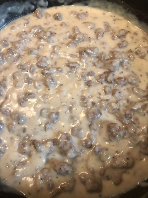 Pioneer Woman Country Gravy, Pioneer Women Sausage And Gravy, Paula Deen Biscuits And Gravy, Sausage Gravy Pioneer Woman, Paula Deen Sausage Gravy, Pioneer Woman Sausage Gravy And Biscuits, Best Homemade Sausage Gravy, Amish Sausage Gravy, Rae Drummond Recipes The Pioneer Woman