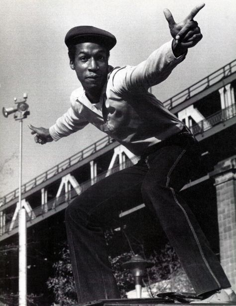 Grand Master Flash Grandmaster Flash, Jamel Shabazz, Cultura Hip Hop, Black Heroes, Old School Music, Real Hip Hop, Black Lion, Hip Hop And R&b, Black Photography