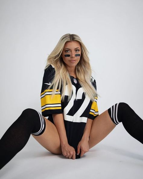 Steelers Women, Here We Go Steelers, Lips Photo, Steelers Girl, Go Steelers, Hot Lips, Pittsburgh Steelers, Football Jerseys, Cheerleading