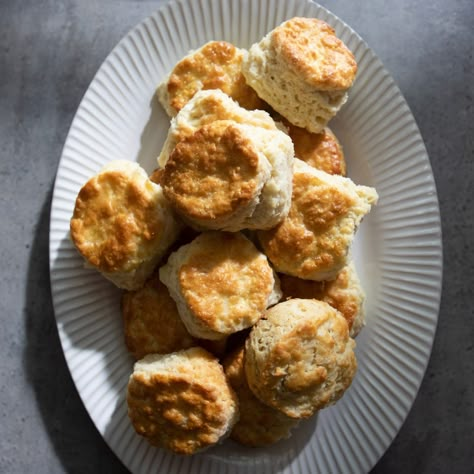 Jojo’s Biscuits Recipe - Magnolia Magnolia Table Recipes, Joanna Gaines Recipes, Sarah Richardson, Flaky Biscuits, Magnolia Table, Buttery Biscuits, Sausage Gravy, Biscuits And Gravy, Homemade Whipped Cream