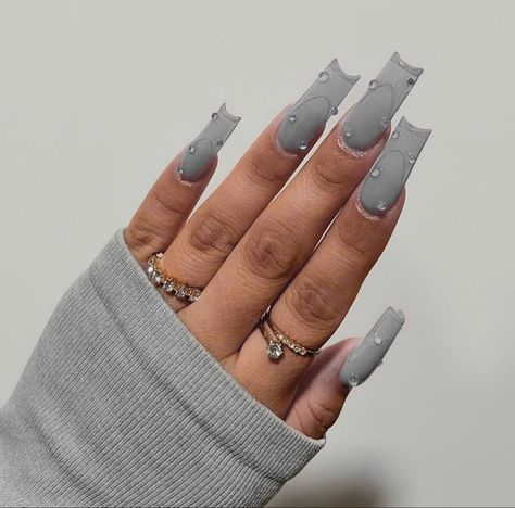 Icy Grey Nails, Clear Grey Nails, Nail Inspo Grey, Dark Gray Nail Ideas, Light Grey Nail Ideas, Gray And White Nails, Grey Blue Nails, Light Gray Nails, Lime Nails