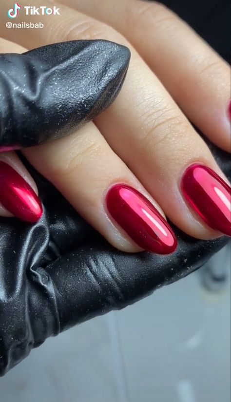 Hailey Bieber Nails Red Chrome, Mettalic Red Nails, Metalic Red Nail, Red Hailey Bieber Nails, Chrome Red Almond Nails, Red Crome Nails Almond, Red Holo Nails, Dark Red Crome Nails, Hailey Bieber Red Nails