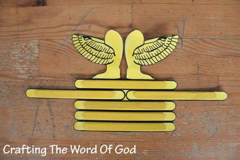 Moses Craft, Bible Class Activities, Arc Of The Covenant, Solomons Temple, Ark Of The Covenant, Godly Play, Bible Story Crafts, Preschool Bible, 1 Samuel