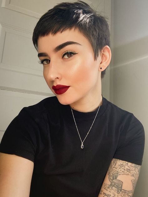 Pixie 2024, Tapered Haircut, Fall Hair Cuts, Short Hair Pixie Cuts, Super Short Hair, Edgy Short Hair, Shot Hair Styles, Very Short Hair, Short Pixie Haircuts