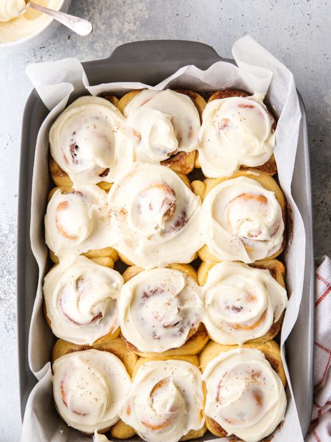 Eggnog Cinnamon Rolls, Holiday Breakfast Ideas, Breakfast Meal Ideas, At Home Baking, Cinnamon Rolls From Scratch, Pancakes And Bacon, Country Food, Tart Filling, Berry Tart