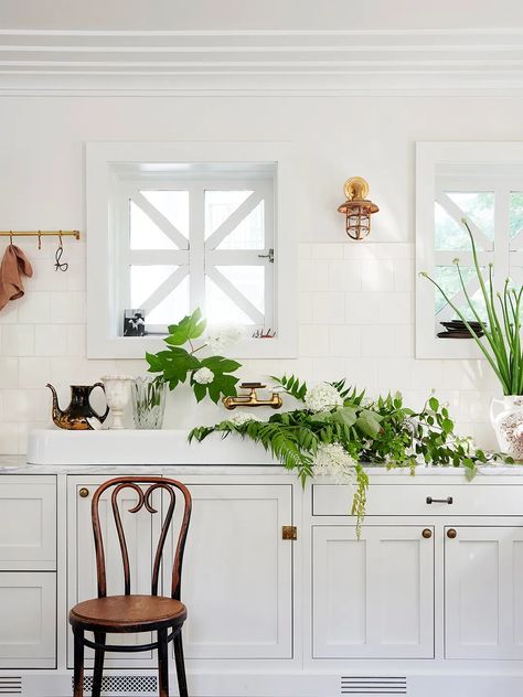 A Look Inside Leanne Ford's P.A. Home, the Star of Her New Book White Veranda, Leanne Ford Interiors, Kitchen Sink Window, Simple Window Treatments, Barrel Coffee Table, Living Room And Kitchen Design, Vintage Sink, Ford Interior, Devol Kitchens