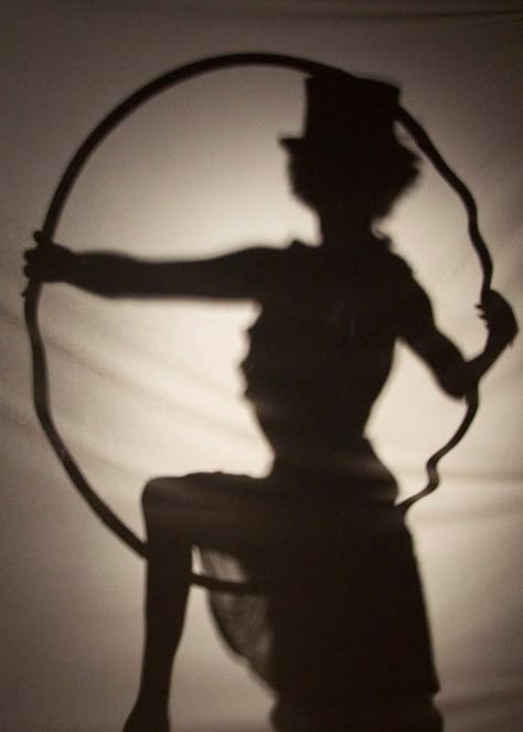 Black And White Circus Aesthetic, Circus Goth, Haunted Circus, Dark Carnival, Black And White Silhouette, Circus Aesthetic, The Illusionist, Dark Circus, The Marionette