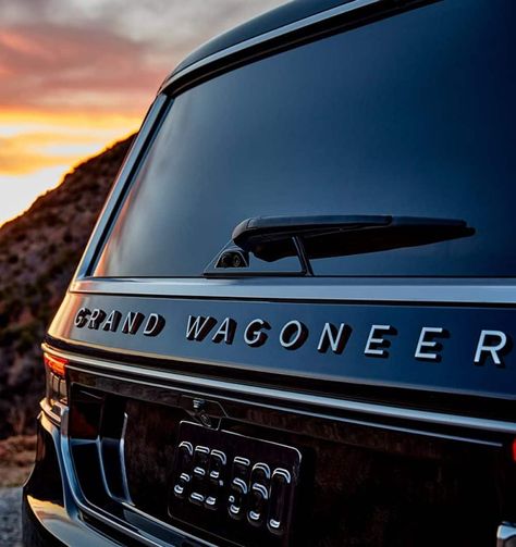 The All-New Grand Wagoneer Gallery: Interior, Exterior, and More Photos Grand Wagoneer Interior, New Jeep Wagoneer, Jeep Grand Wagoneer, Gallery Interior, Grand Wagoneer, Mom Car, Jeep Wagoneer, Future Car, Test Drive