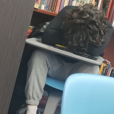 David Sleep In Classroom Aesthetic, Guy Laying Head In Lap, Sleeping In School Aesthetic, Sleeping In Class Aesthetic, Guys Sleeping, Guy Sleeping, Dad Fits, Boy Sleeping, Study Core