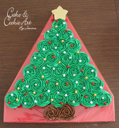 Christmas Pullapart Cupcakes Ideas, Christmas Cupcake Pull Apart Cake, Fun Christmas Cupcakes, Pull Apart Christmas Cupcakes, Grinch Pull Apart Cupcakes, Square Christmas Cake Decorating Ideas, Christmas Cupcake Cakes Pull Apart, Christmas Pull Apart Cupcakes, Christmas Cupcake Cakes