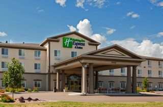 Holiday Inn Express & Suites - Lake Hallie  Telephone: 715-723-4654 Holiday Inn Express, Carthage, Hotel Suites, Holiday Inn, Hotel Deals, At The Hotel, Indoor Pool, Hotel Offers, Travel Usa