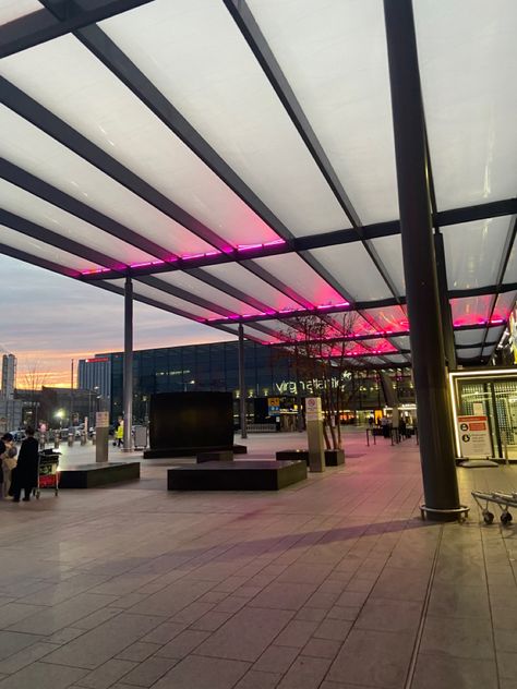 Light pink city lights aesthetic Heart City Aesthetic, London Heathrow Airport Snapchat, Red Light District Aesthetic, City Lights Aesthetic, Heart City Lights, Airport Architecture, London Heathrow Airport, Lights Aesthetic, England London