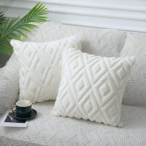 AmazonSmile: Pallene Soft Decorative Throw Pillow Covers 18x18 Inch, Plush Short Faux Fur Diamond Pattern Couch Pillow Covers for Living Room, Set of 2, Cream White : Home & Kitchen Easy Pillows, 3d Diamond, Bantal Sofa, Luxury Pillows, Sofa Pillow Covers, Geometric Throw Pillows, Faux Fur Throw Pillow, Fur Throw, Sofa Cushion Covers