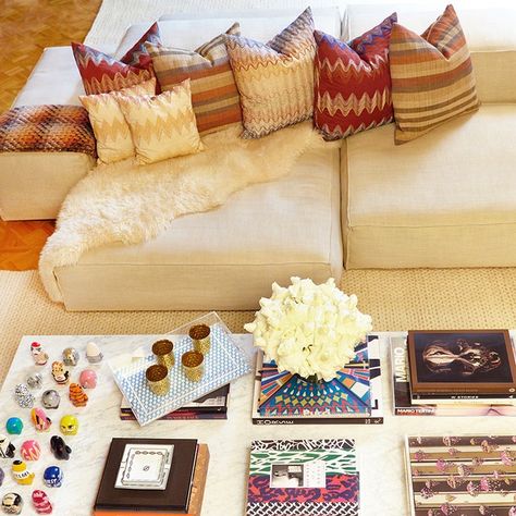 Inside Rachel Zoe’s Cozy Beverly Hills Living Room Beverly Hills Houses, Lamb Decorations, The Zoe Report, Flat Shapes, Rachel Zoe, Craft Stick Crafts, Printed Pillow, Cozy Blankets, Modern Living