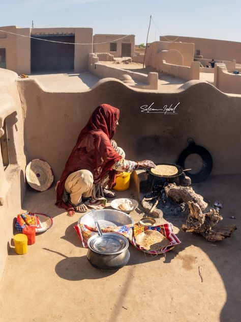 Village life of Pakistan desert Cholistan, old culture of Punjab Pakistan Punjab Culture, Hindi Comics, Biker Girl Outfits, Punjabi Culture, Pakistani Culture, Mud House, India People, Amazing Nature Photography, Bible Images