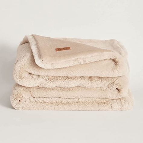 Amazon.com: UnHide Marshmallow - Faux Fur Blanket - Heavy Weight, Extra Soft Blanket - Made from Recycled Materials - Machine Washable - Queen Size (60" x 80") - Beige Bear : Home & Kitchen Room Decor Furniture, Donut Bed, Aesthetic Clean Girl, Heavy Blanket, Faux Fur Material, Couch Blanket, Aesthetic Clean, Primary Suite, Bedroom Cottage