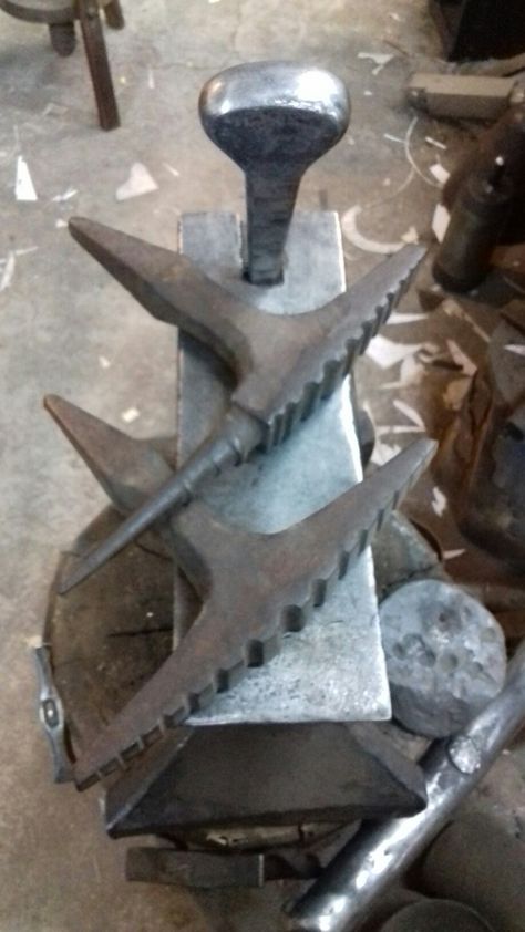 Diy Anvil, Smith Tools, Gunsmithing Tools, Forging Tools, Black Smith, Metal Fabrication Tools, Anvils, Blacksmith Tools, Fabrication Tools