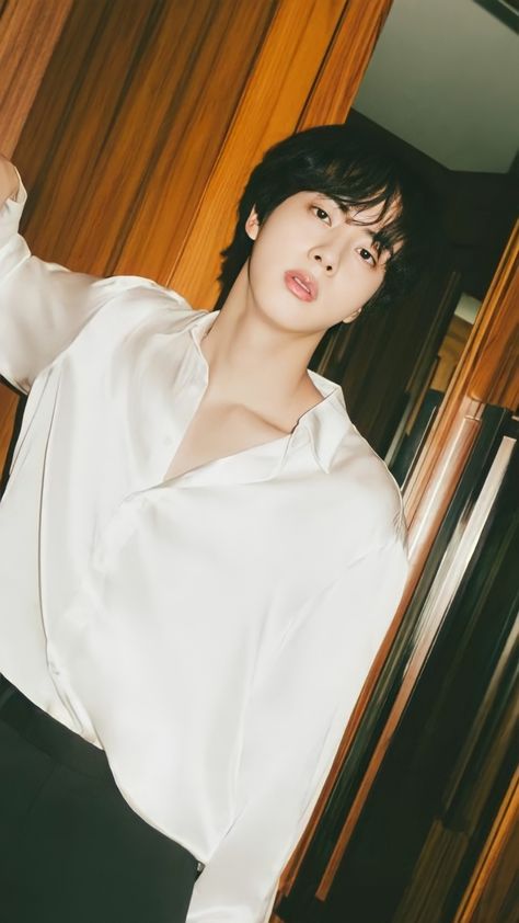 Jin Photo, Kim Jin, K Wallpaper, Seokjin Bts, Worldwide Handsome, Jung Kook, Bts Jin, Bts Boys, Foto Bts