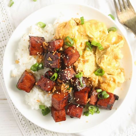 Spam Eggs And Rice Breakfast, Spam Asian Recipes, Spam And Eggs Breakfast, Spam Breakfast Recipes, Spam Eggs And Rice, How To Cook Spam, Fried Rice With Spam, Spam Breakfast, Rice With Spam