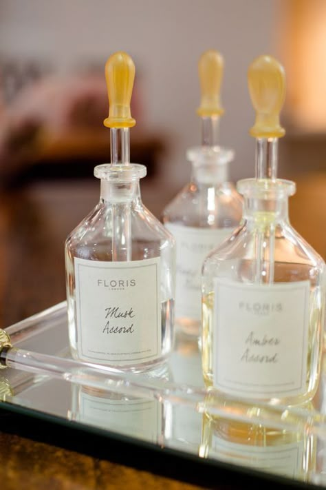 Wedding Fragrance, Seductive Perfume, Fragrance Lab, Fragrance Photography, Perfume Display, Sense Of Smell, Perfume Store, Perfume Making, Antique Perfume