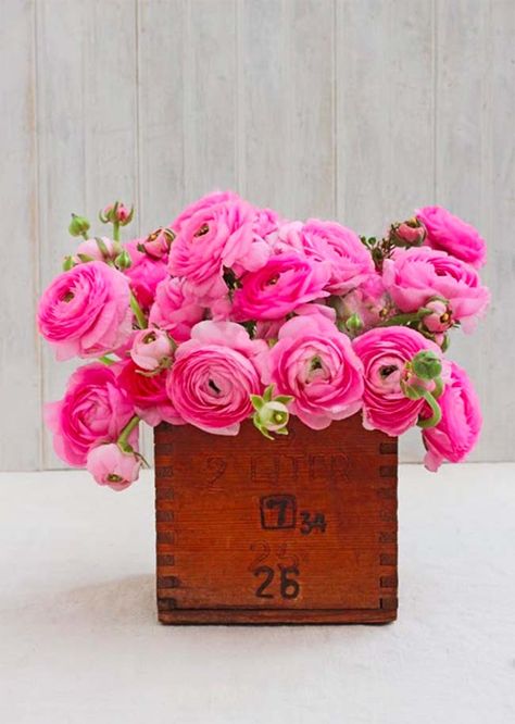 Spring Centerpieces: Fabulous Floral Arrangements and Upcycled Vases | MomTrends Boca Of Flowers, Pallet Flower Box, Ranunculus Arrangement, Hydrangea Flower Arrangements, Summer Flower Arrangements, Spring Centerpiece, Flowers Aesthetic, Tissue Paper Flowers, Flower Arrangements Diy