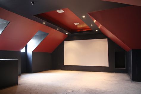 Attic Theater, Media Room Ideas Theatres, Room Attic, Home Theater Lighting, Bonus Room Ideas, Theater Room Design, Home Cinema Room, At Home Movie Theater, Attic Renovation